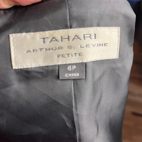 Tahari Pinstriped Skirt Suit 6P Career Business Professional City Classic Preppy - Picture 7 of 7